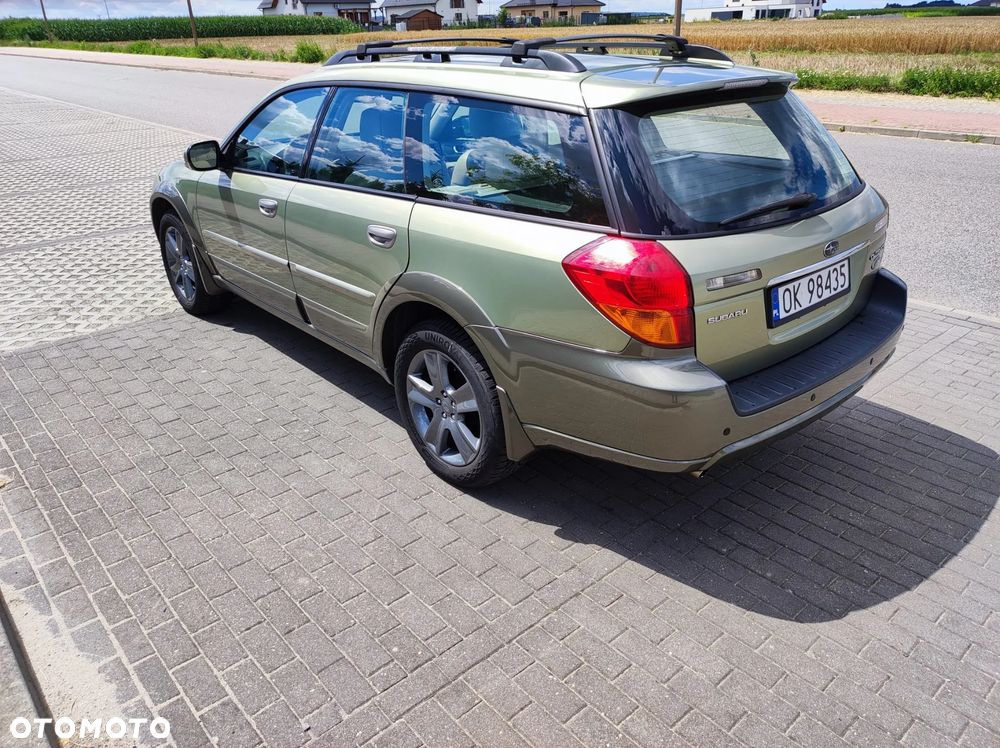 Subaru Outback 3.0 H6 - 4