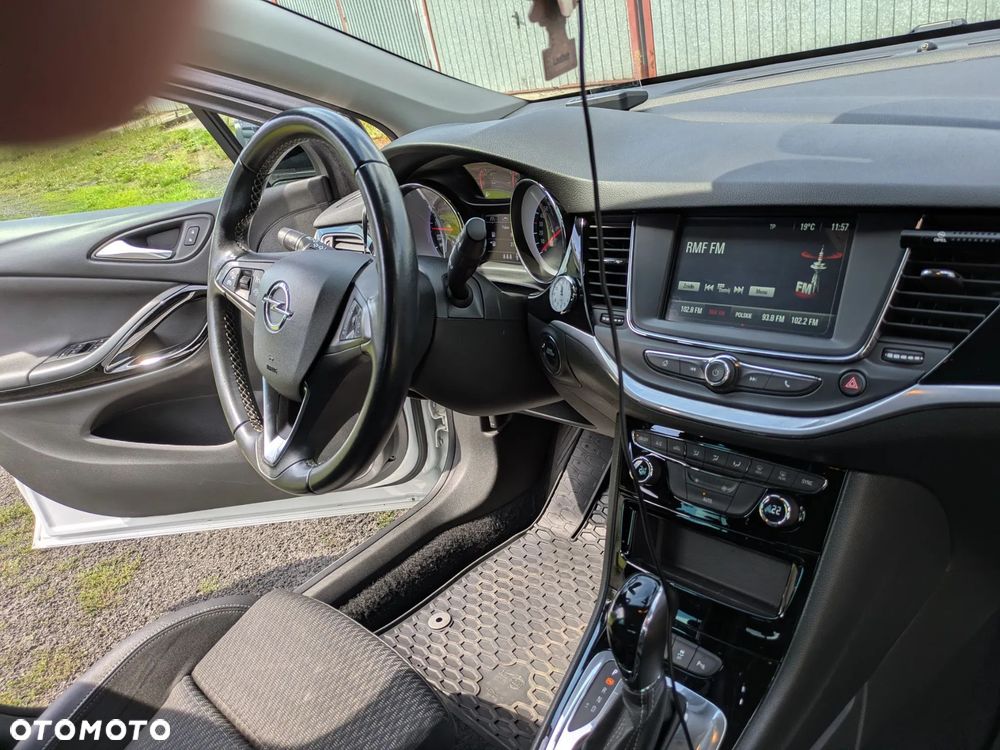 Opel Astra 1.6 T Elite S&S - 4
