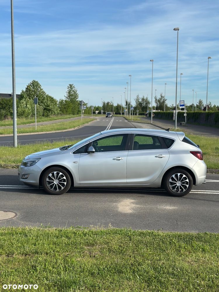 Opel Astra 1.6 T Cosmo - 7