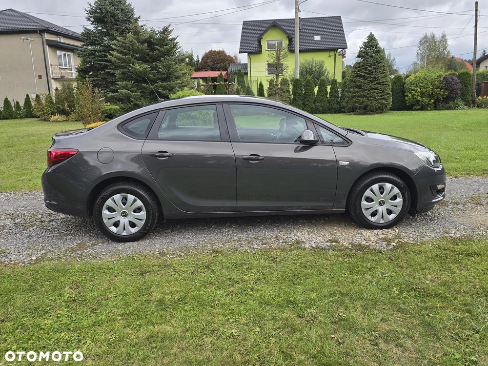 Opel Astra IV 1.4 T Enjoy EU6 - 12