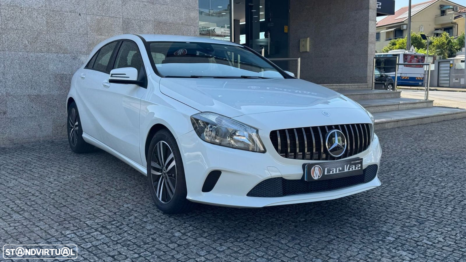 Mercedes-Benz A 180 CDI (BlueEFFICIENCY) Urban - 3