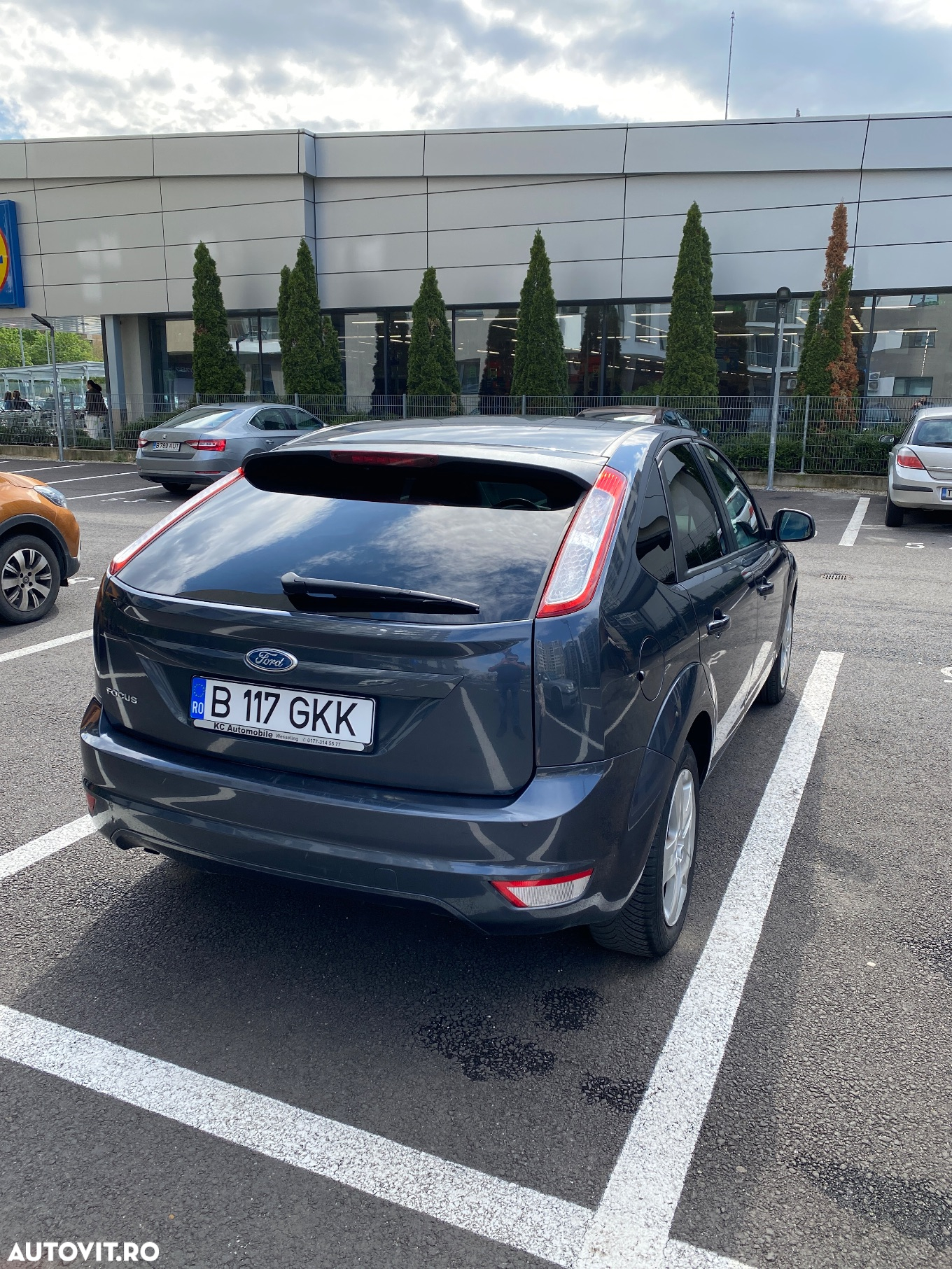 Ford Focus 1.6i Trend - 16