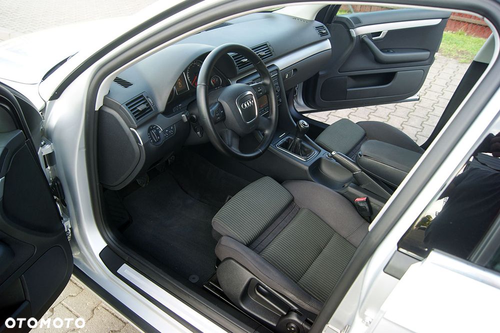 Audi A4 Limousine - 25