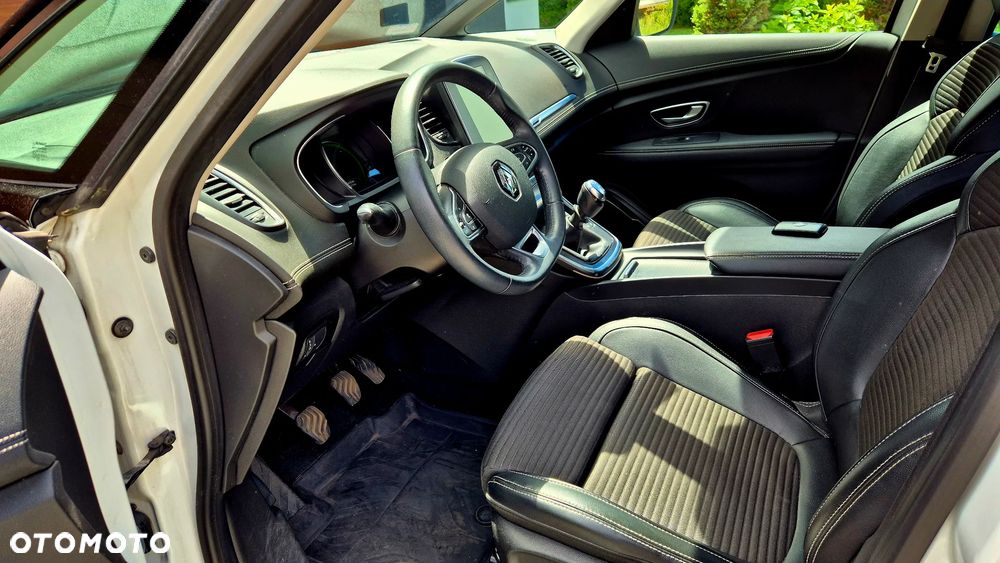 Renault Grand Scenic - 13