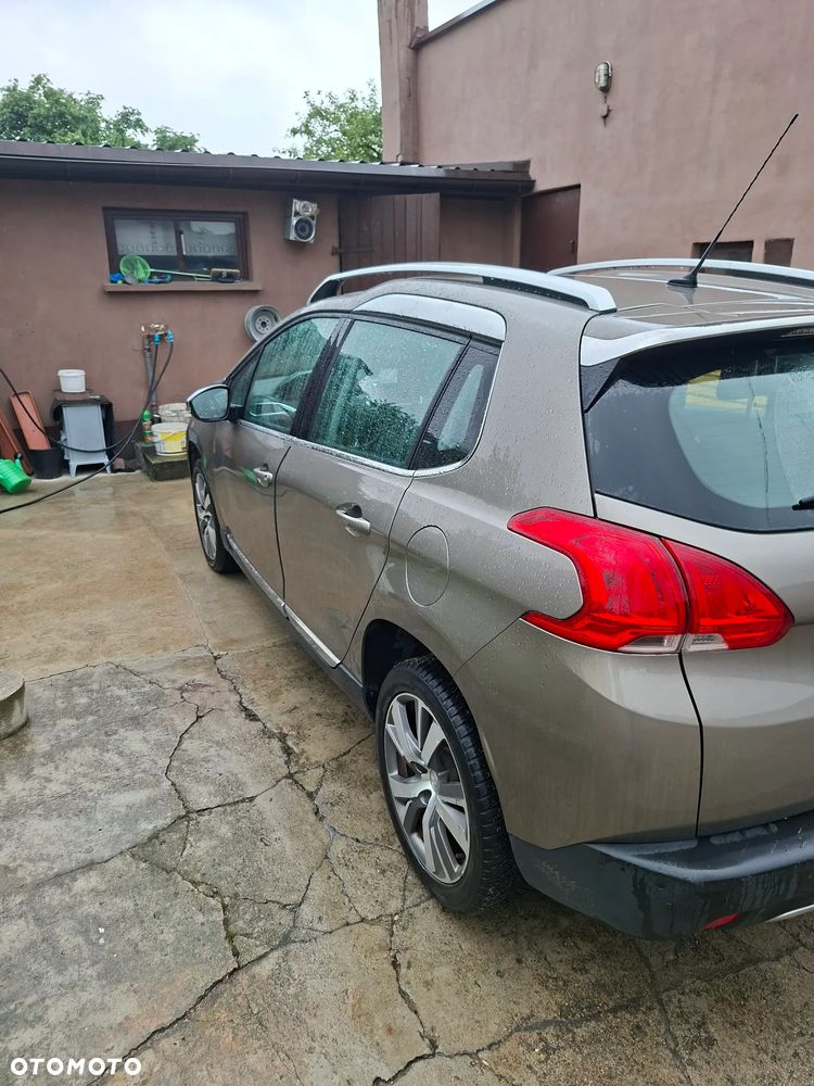 Peugeot 2008 1.6 e-HDi Allure S&S - 6