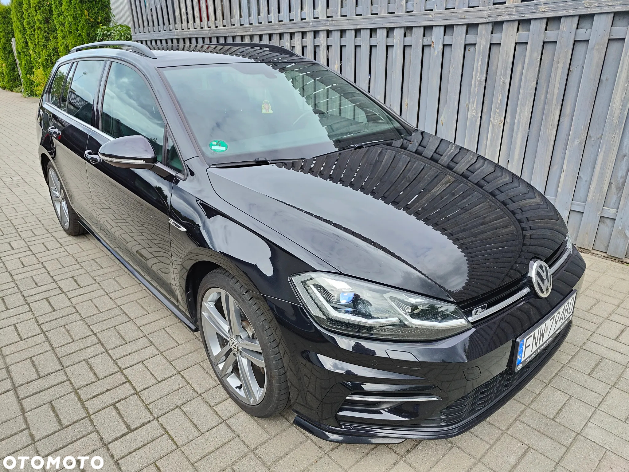 Volkswagen Golf Variant 2.0 TDI SCR DSG R-Line - 2
