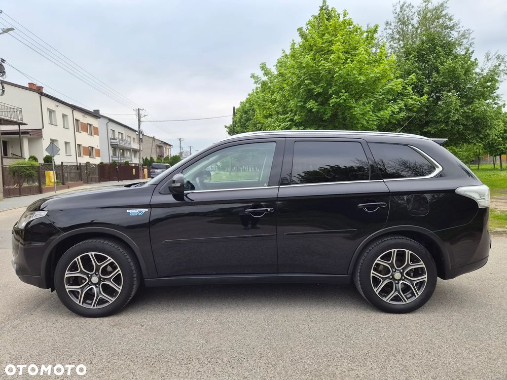 Mitsubishi Outlander - 12