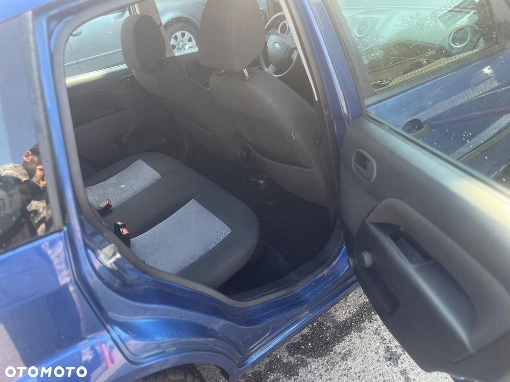 Ford Fiesta 1.3 Trend - 31