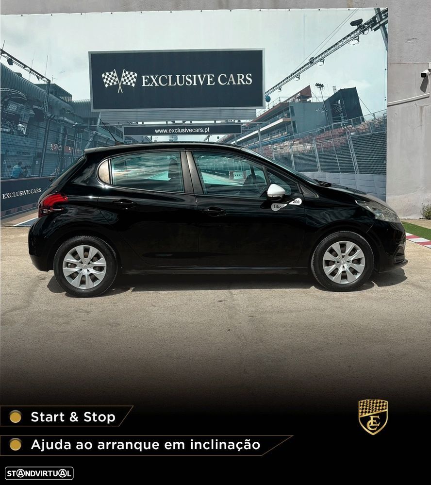 Peugeot 208 - 8
