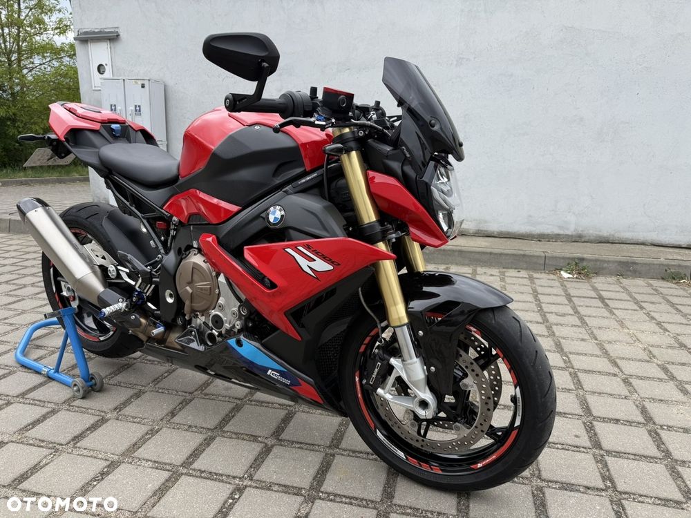 BMW S - 4