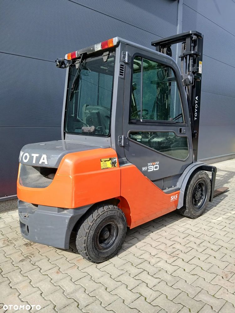 Toyota 02-8FDF30 - 6