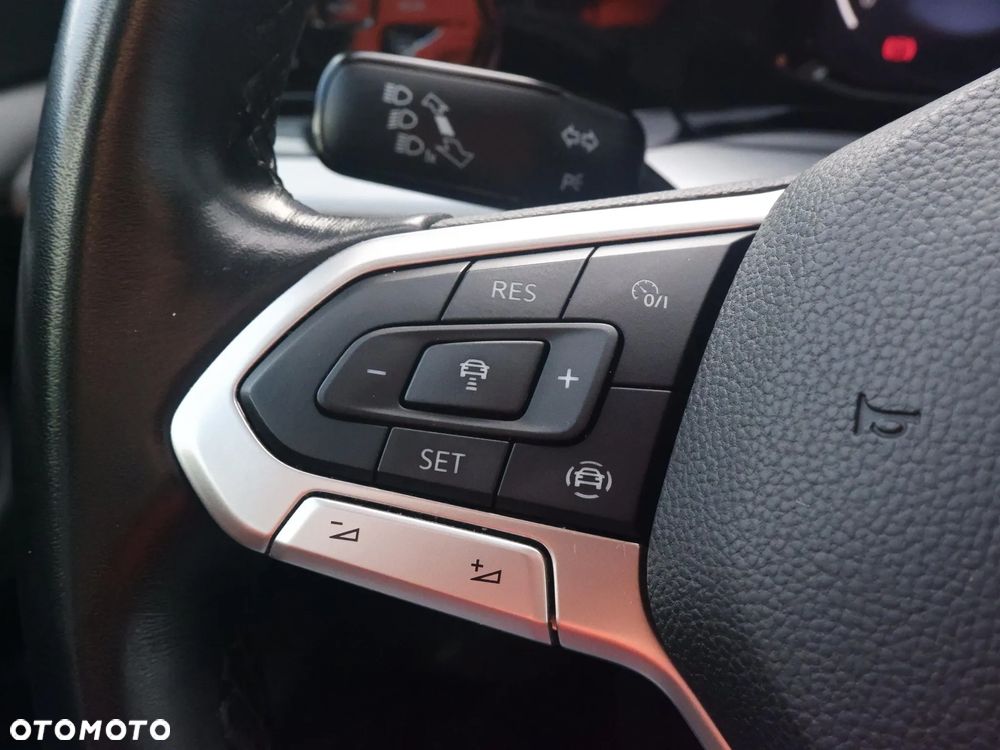 Volkswagen Golf VIII 1.5 TSI EVO Life - 25