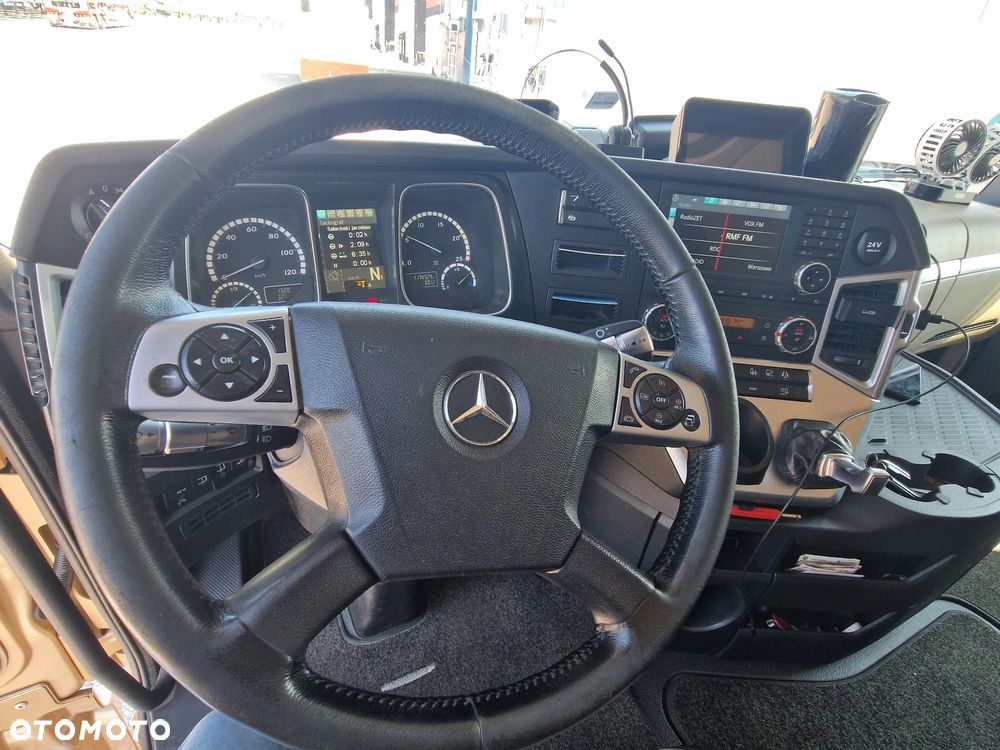 Mercedes-Benz Actros - 17