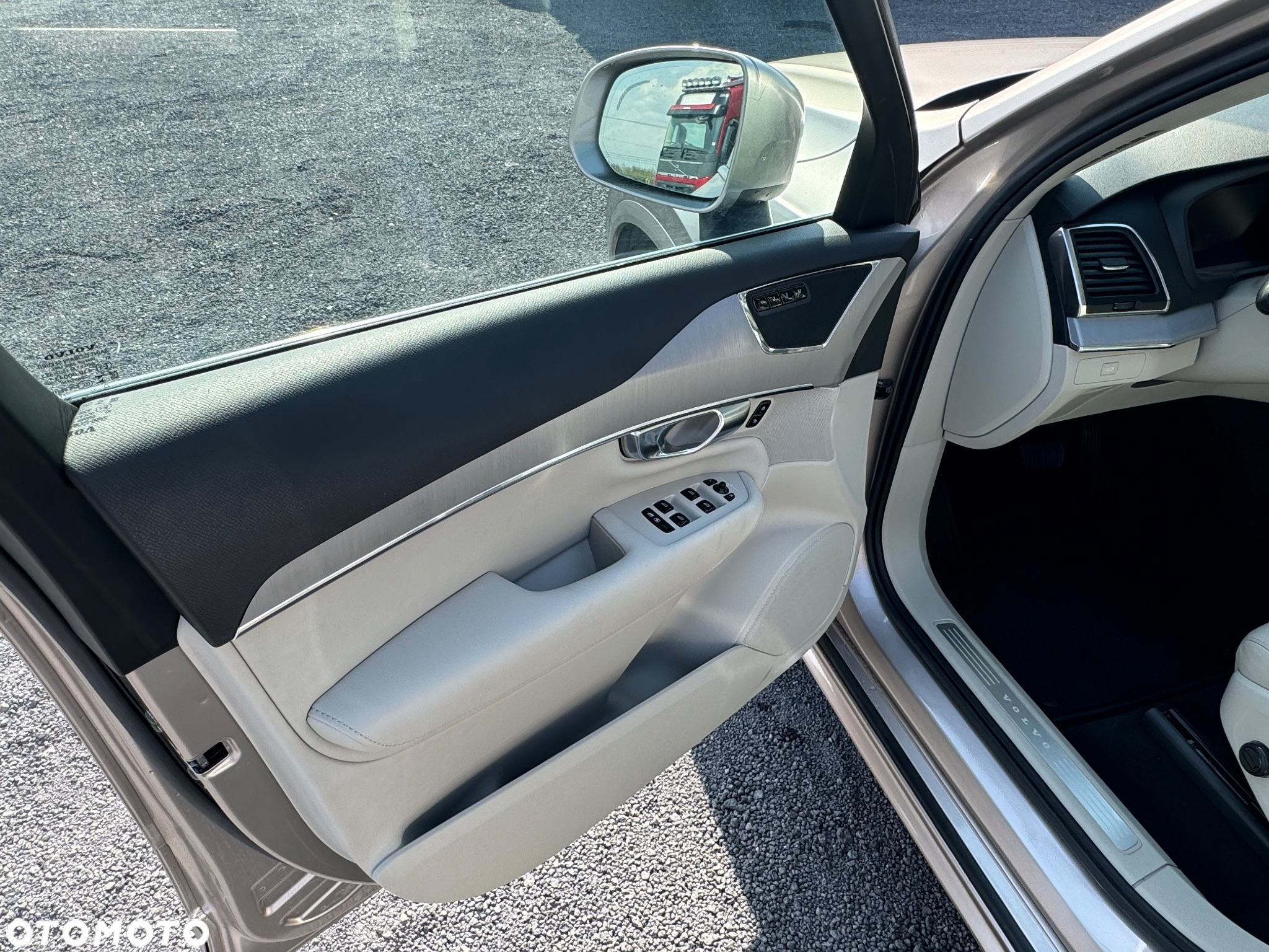 Volvo XC 90 - 26