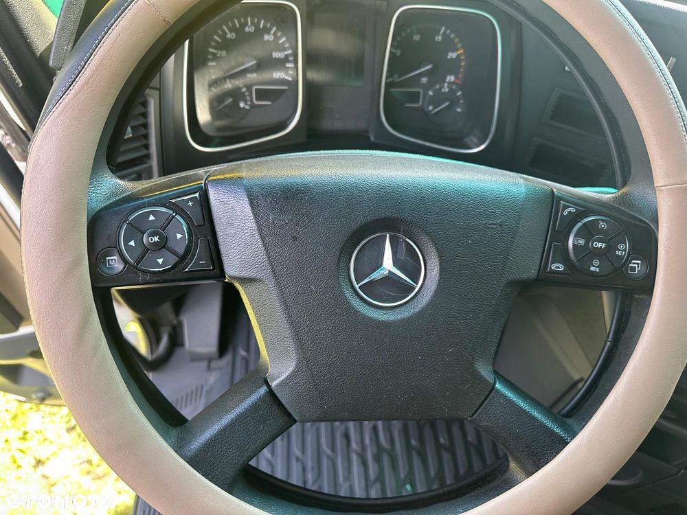 Mercedes-Benz ACTROS MP4 - 17