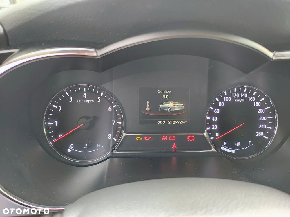 Kia Optima 2.0 L - 9