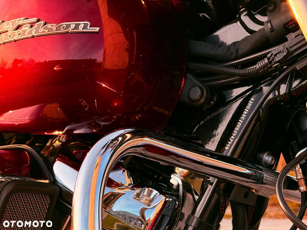 Harley-Davidson Touring Street Glide - 20