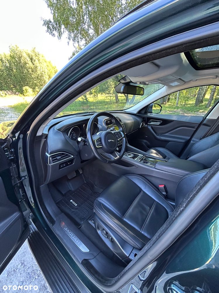 Jaguar F-Pace 25t AWD Prestige - 11
