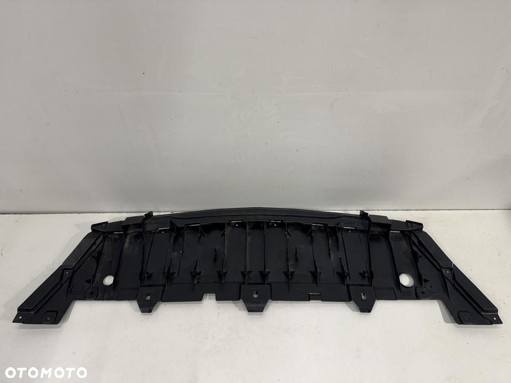 Osłona Płyta pod zderzak  Mercedes gla 156 A1568853600 - 1