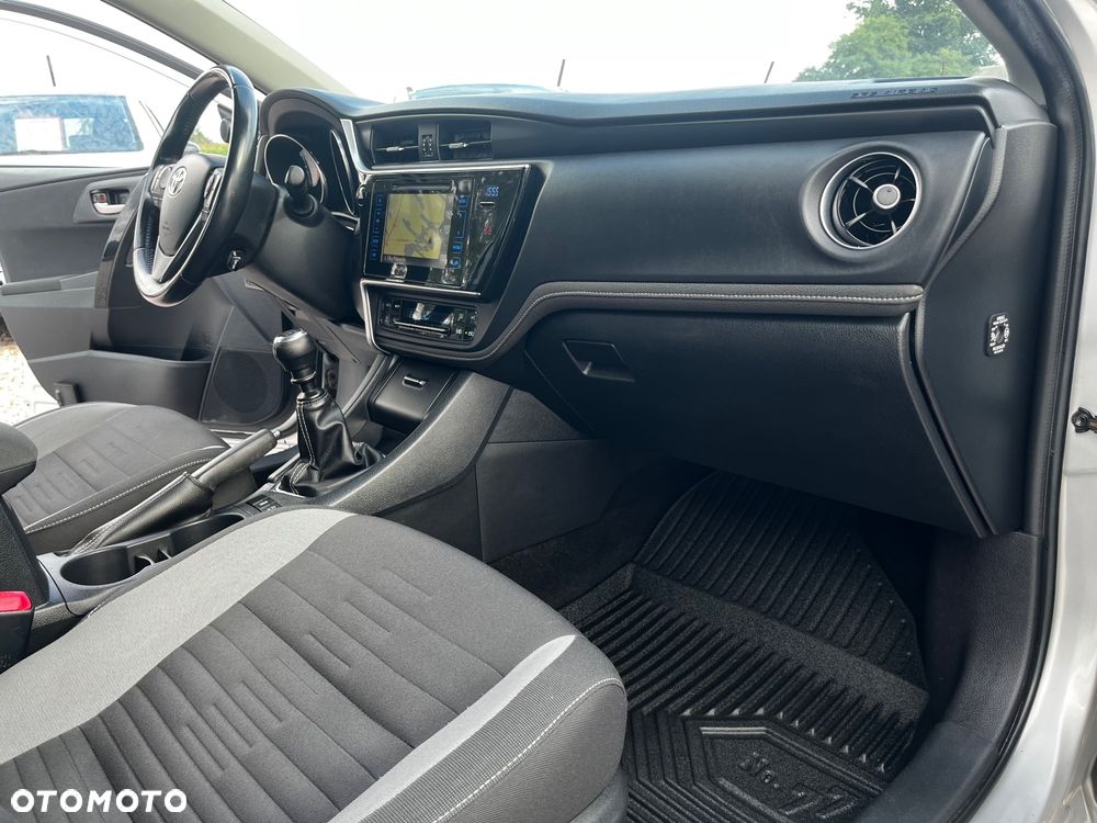 Toyota Auris 1.6 D-4D Comfort - 32