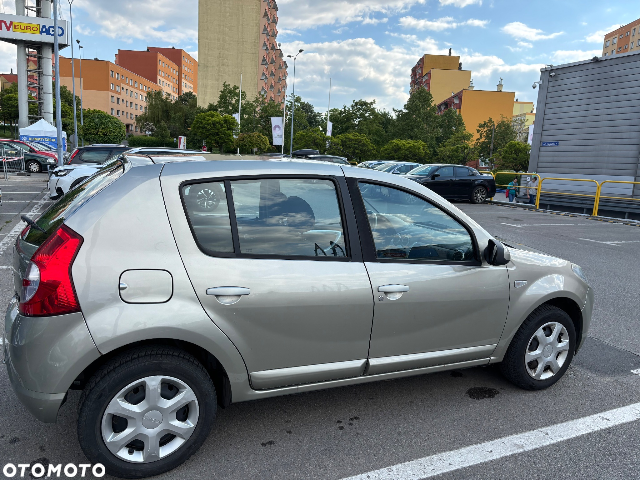 Dacia Sandero - 8