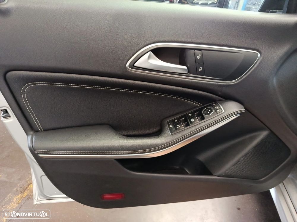Mercedes-Benz CLA 200 d Shooting Brake Urban Aut. - 17