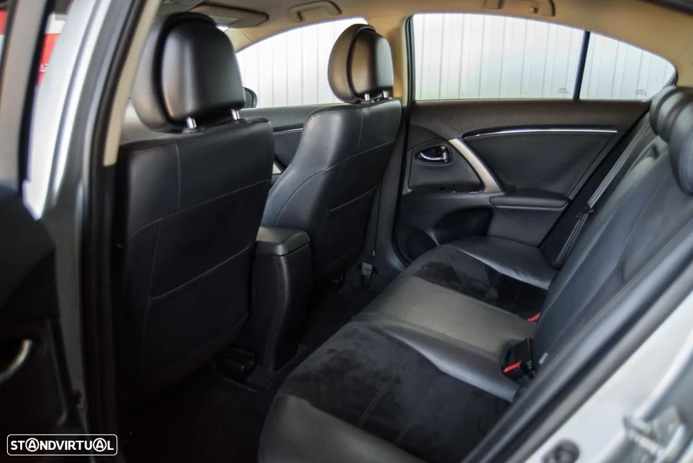 Toyota Avensis SD 2.0 D-4D Exclusive - 30
