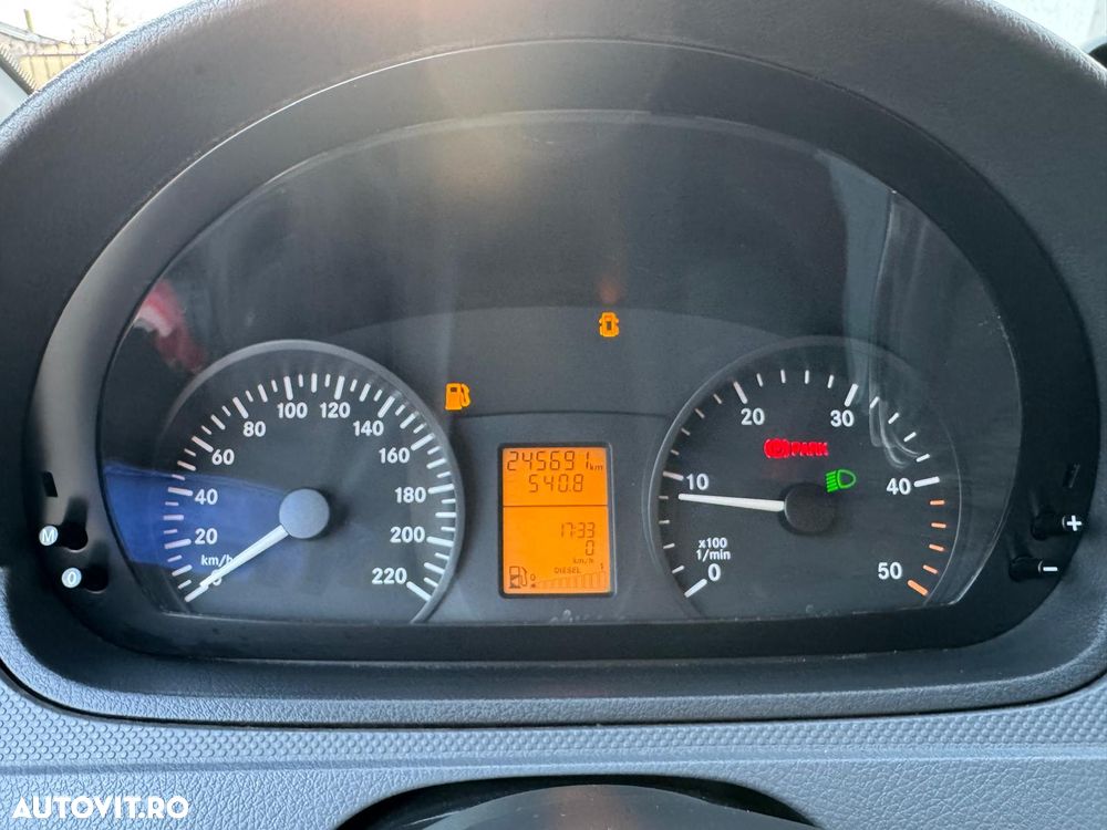 Mercedes-Benz Vito - 9