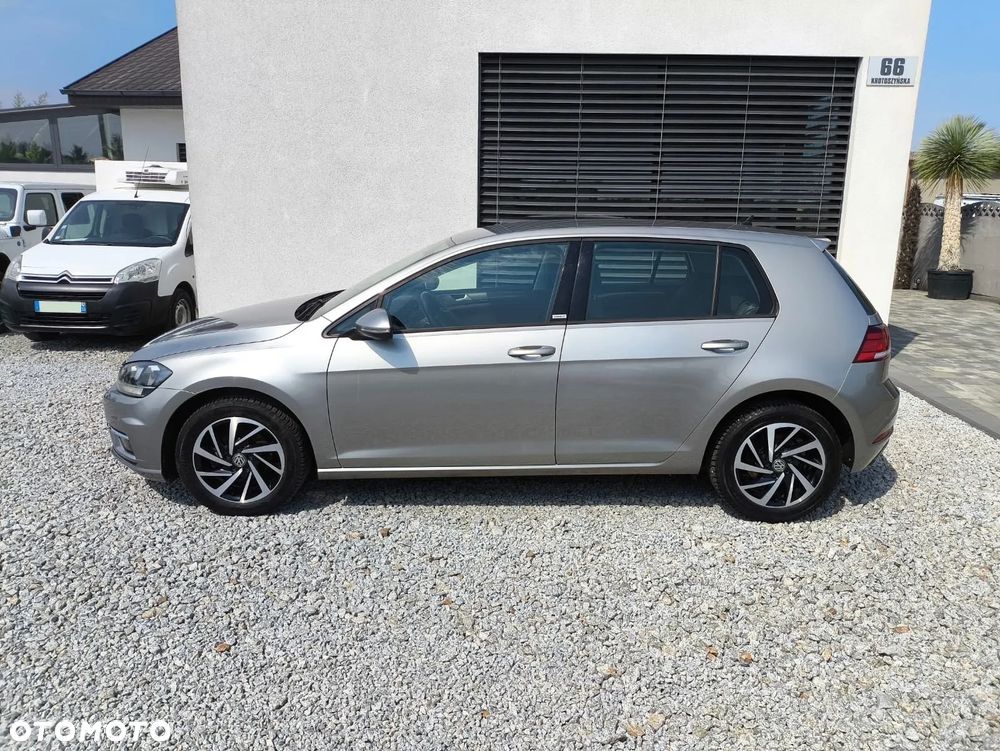 Volkswagen Golf - 2
