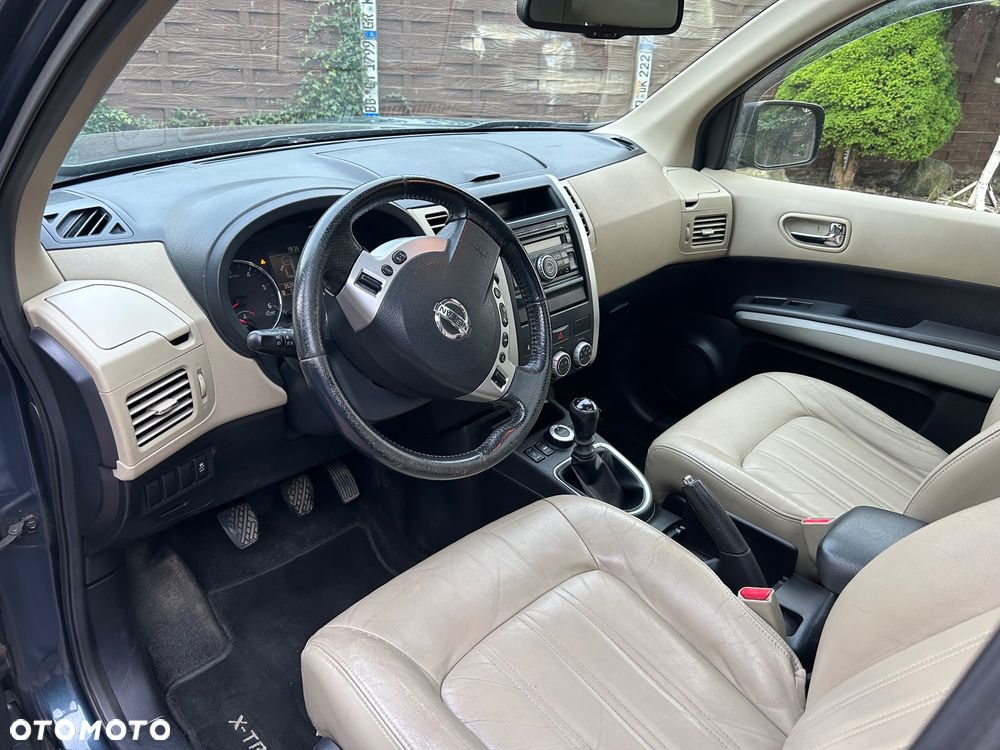 Nissan X-Trail 2.0 dCi 4x4 DPF LE - 14