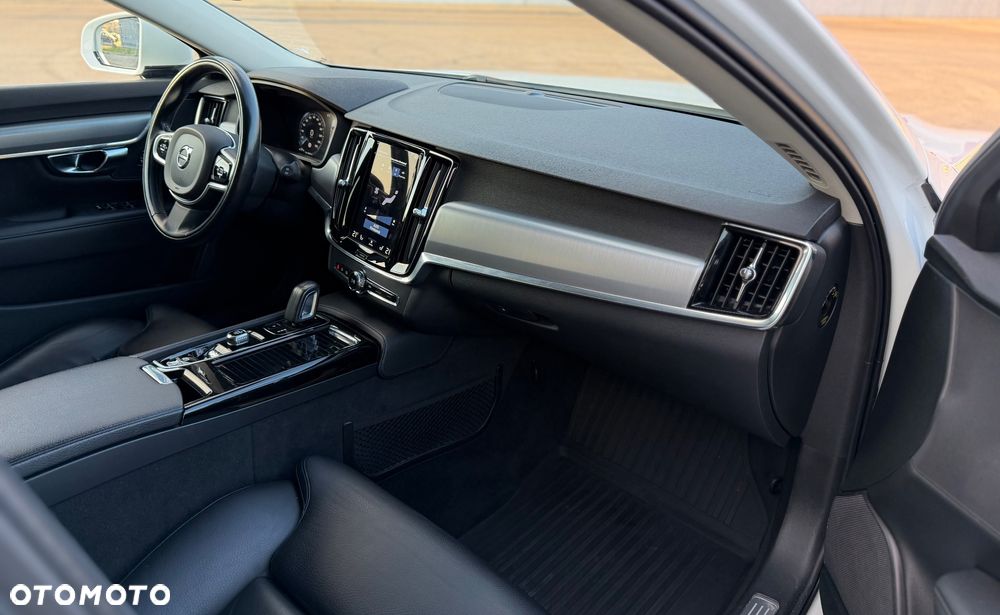 Volvo V90 T8 Twin Engine AWD Momentum - 21