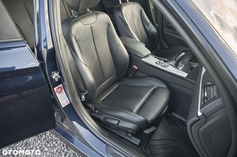 BMW Seria 3 320d - 30