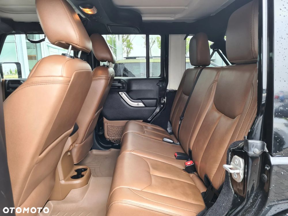 Jeep Wrangler 3.6 Unlim Sahara - 13