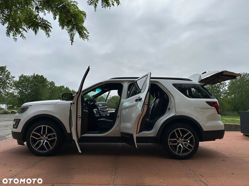 Ford Explorer - 13
