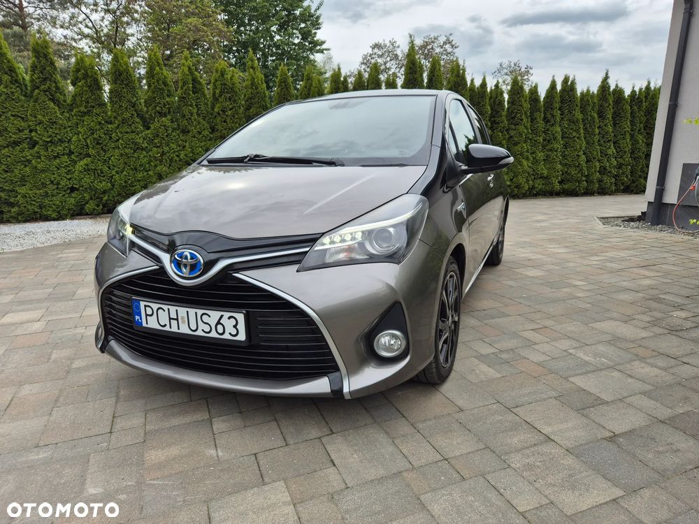 Toyota Yaris Hybrid 100 Business Edition - 11