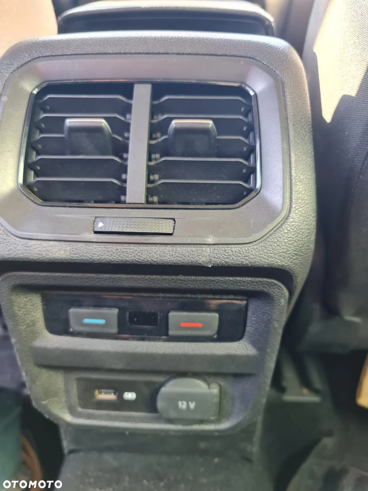Volkswagen Tiguan - 8