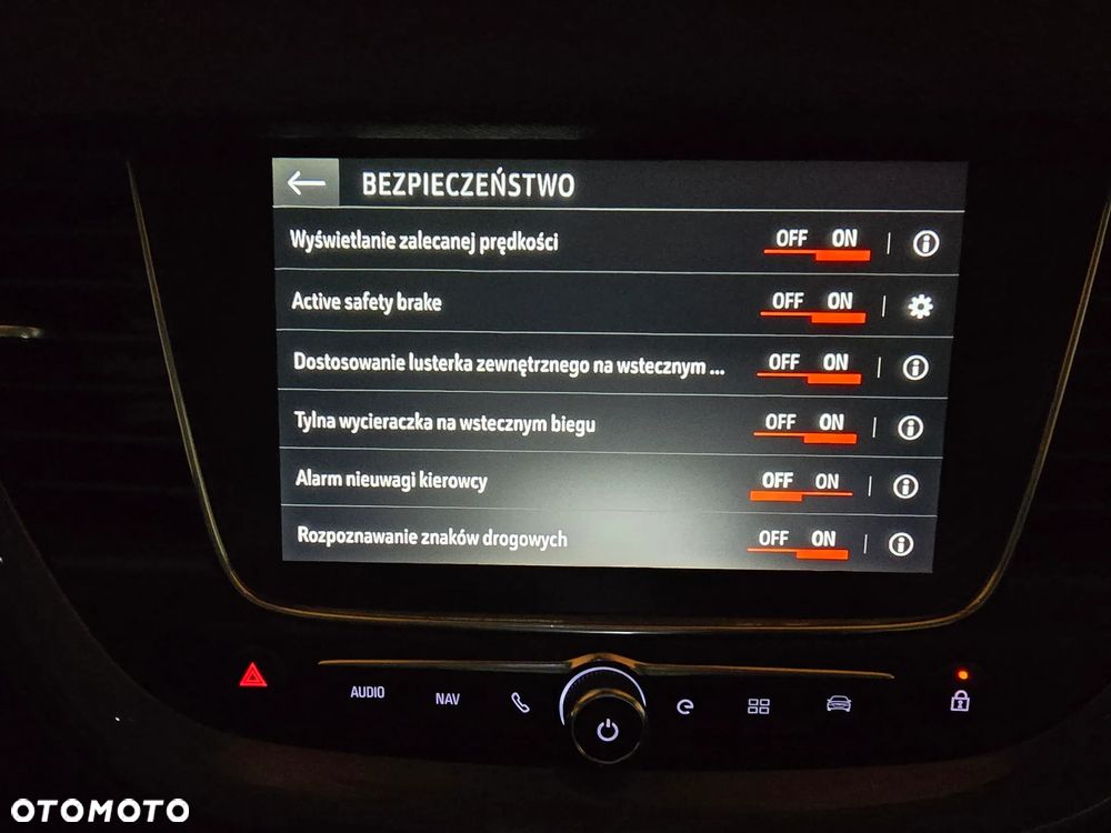 Opel Grandland X Plug-in-Hybrid4 1.6 DI Start/Stop Ultimate - 36