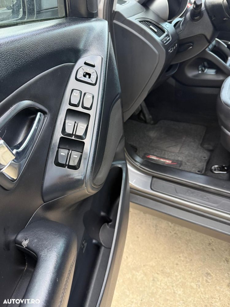 Hyundai ix35 2.0 CRDI 4WD Automatik Style - 23