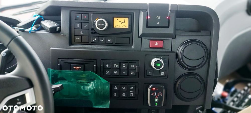 Renault C 440 6x2 - 18