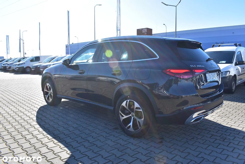 Mercedes-Benz GLC 300 de PHEV 4-Matic Avantgarde - 8