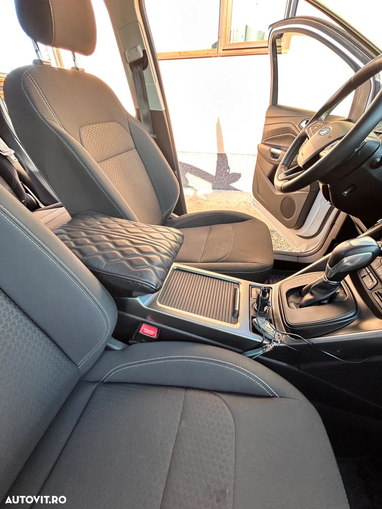 Ford Kuga 2.0 TDCi 4WD Powershift ST-Line - 16