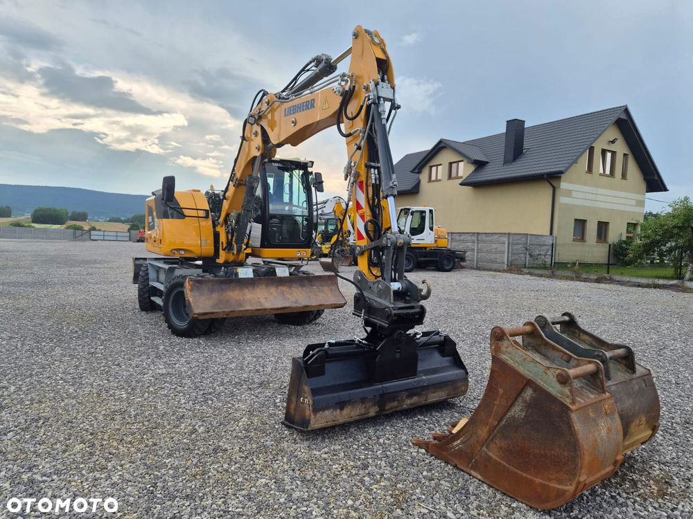Liebherr A 912 Compact - 11