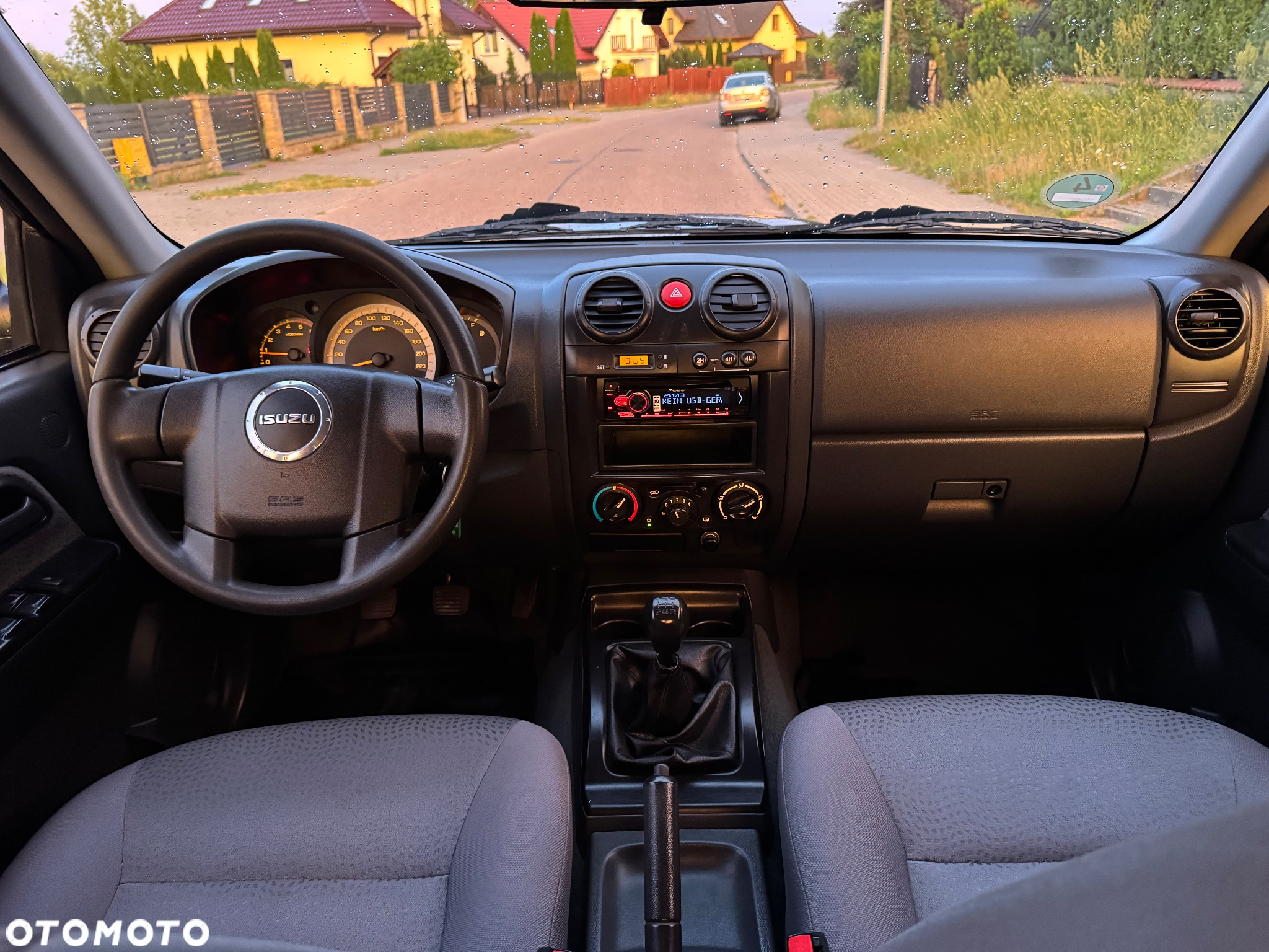 Isuzu D-Max 2.5d DC Basic - 7