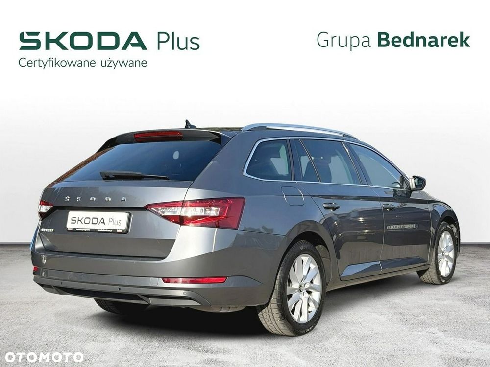Skoda Superb 2.0 TSI Ambition DSG - 5