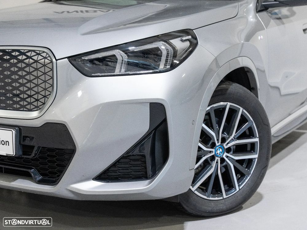 BMW iX1 eDrive20 Pack Desportivo M - 36