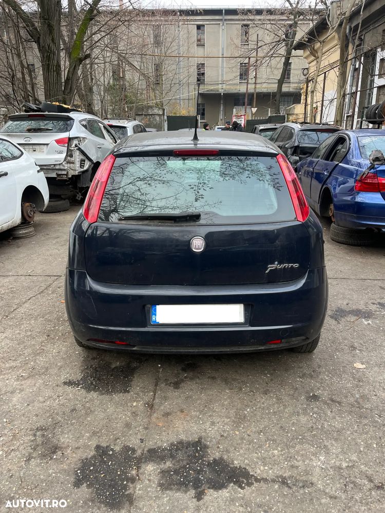 Dezmembrez Fiat Punto 2007 benzina albastru 4 usi - 9