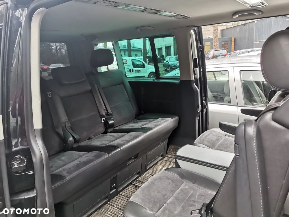 Volkswagen Multivan - 21