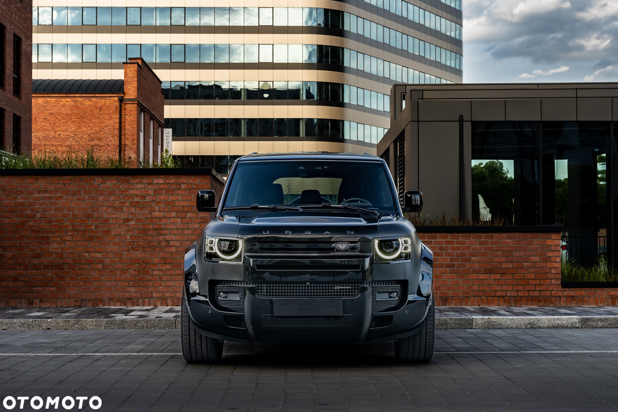 Land Rover Defender - 4