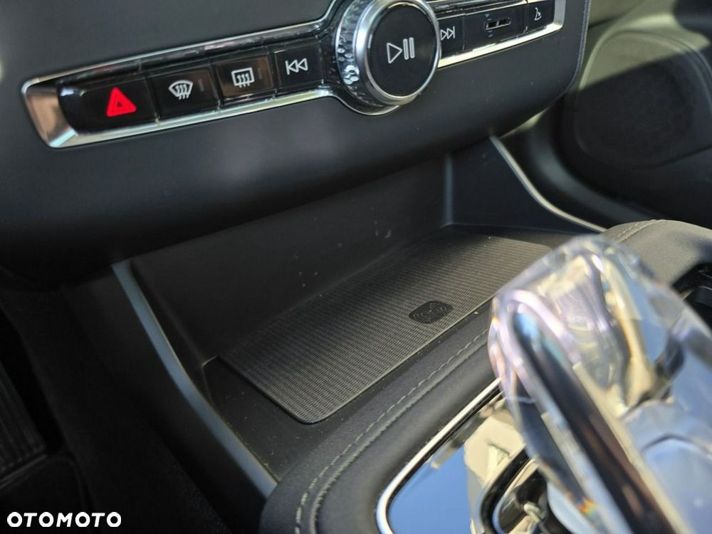 Volvo XC 90 T8 AWD Plug-In Hybrid Plus Bright 7os - 32