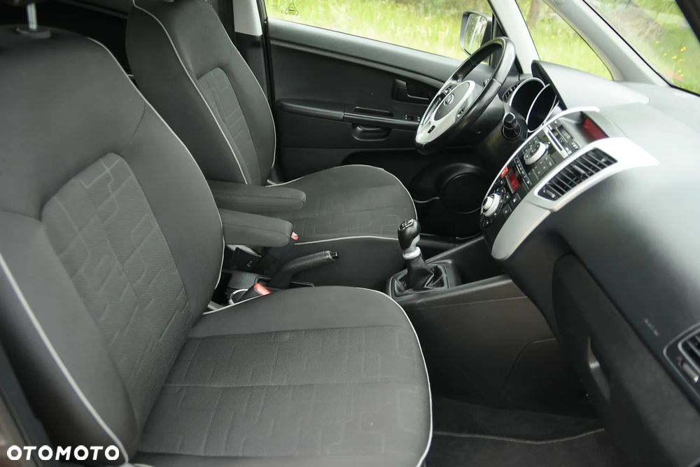 Kia Venga - 19